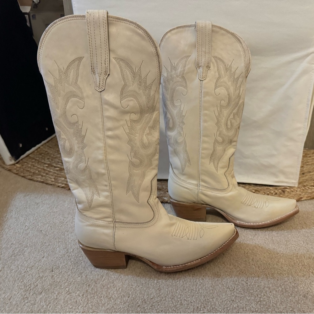 SOLD Freebird by Steven Woodland Cowboy Boots White Leather western cowgirl sz 9